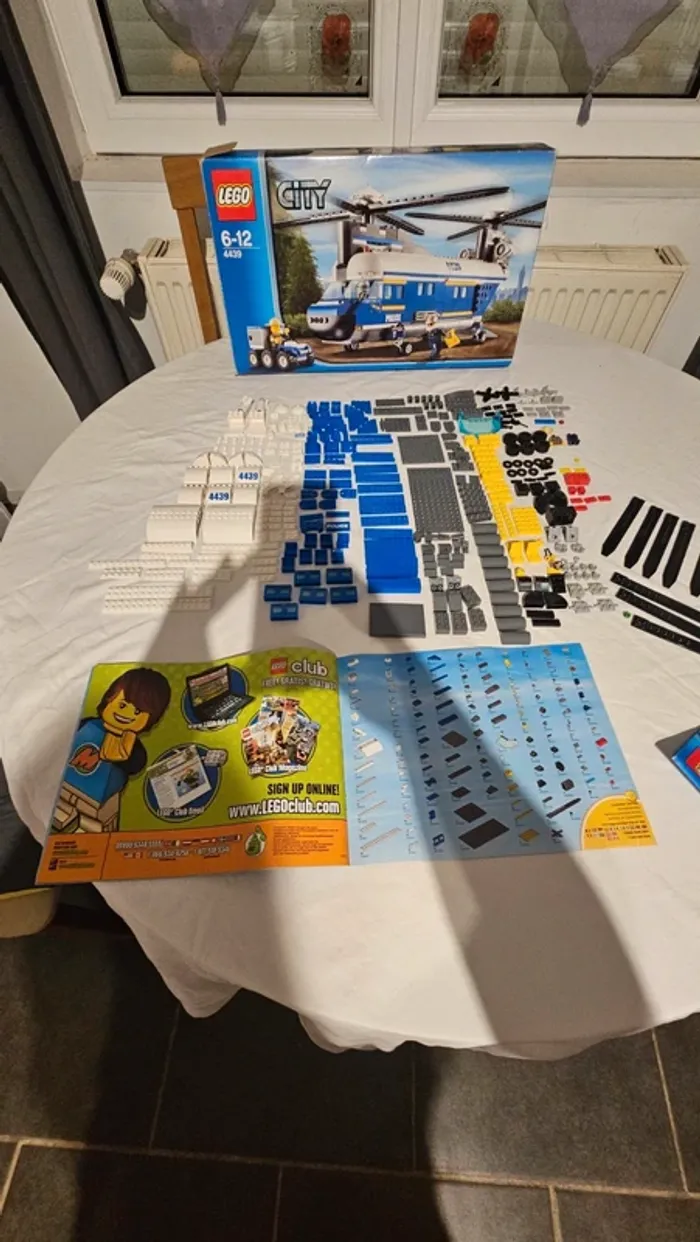 LEGO City 4439 Hélicoptère de transport de la police - photo numéro 2