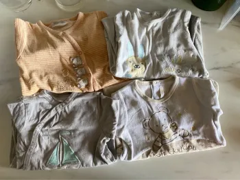4 pyjamas 12 mois