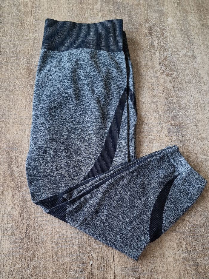 Pantalon de sport 3/4 jamais porté