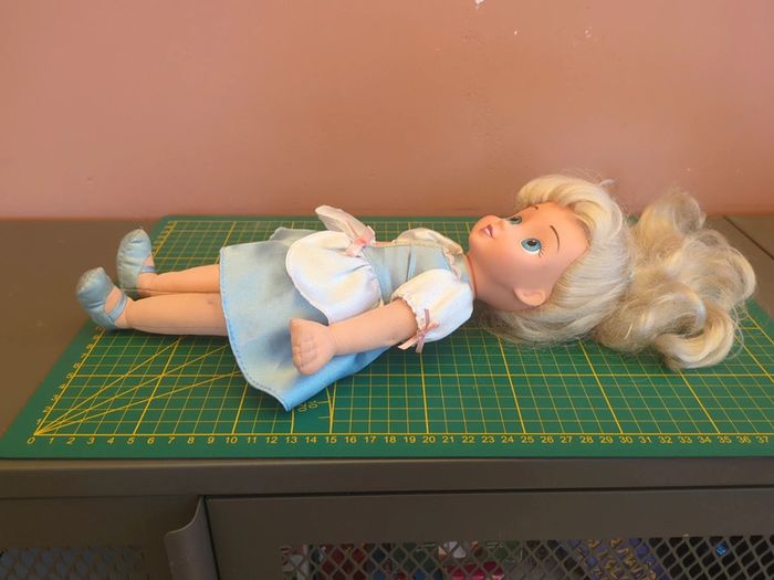 poupée Disney cendrillon - photo numéro 4