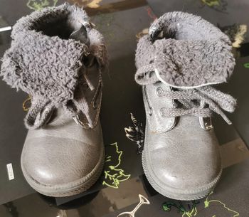 chaussures grises taille 20