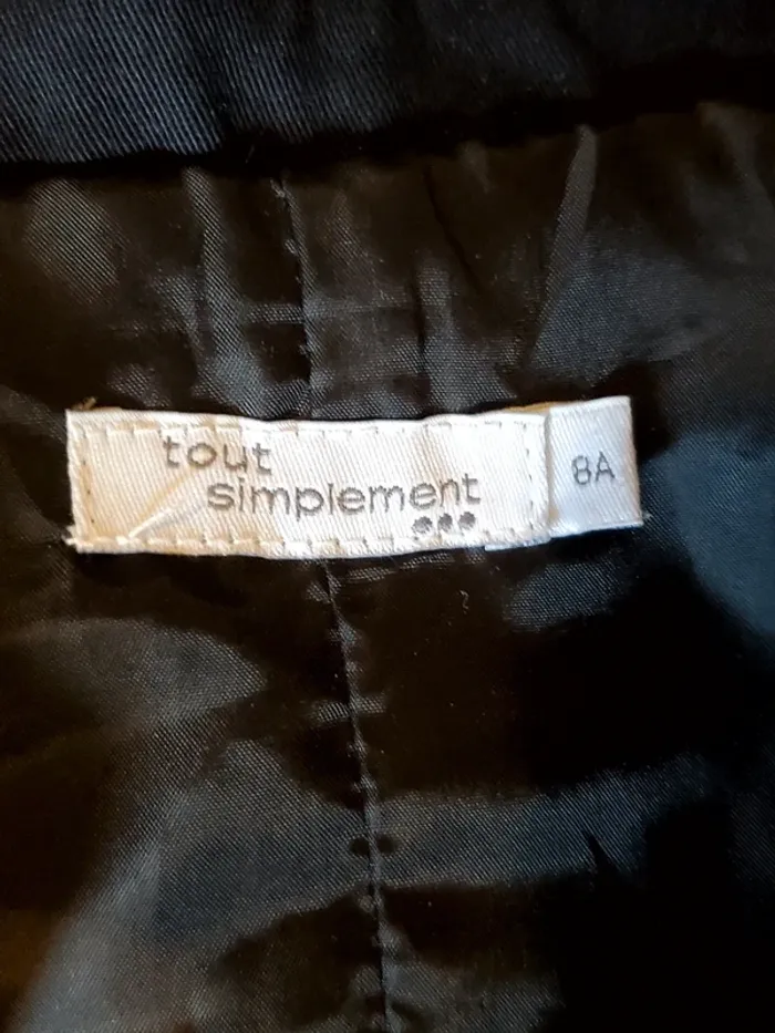 Veste noire mi saison Parfait État 8 ans - photo numéro 4