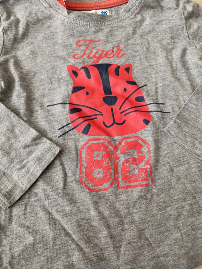 T-shirt manches longues gris '' tiger 82'' - photo numéro 2