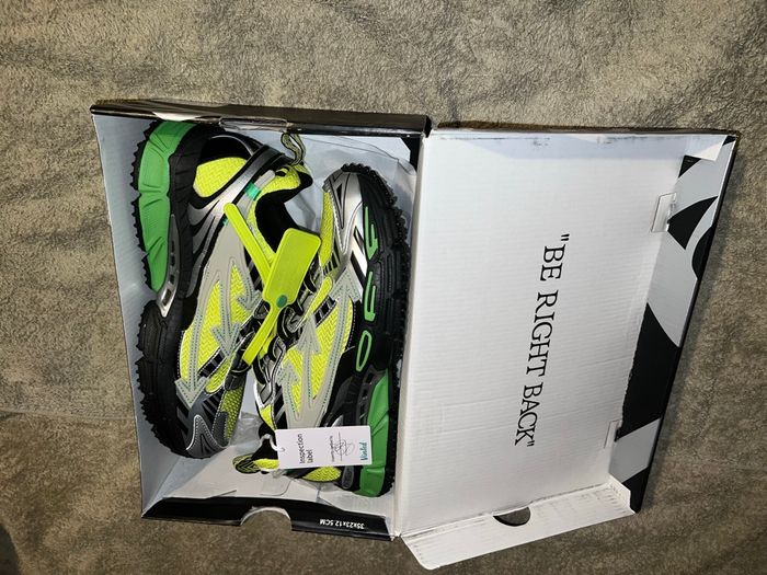 Baskets offWhite 2025 édition limitée rare - photo numéro 2