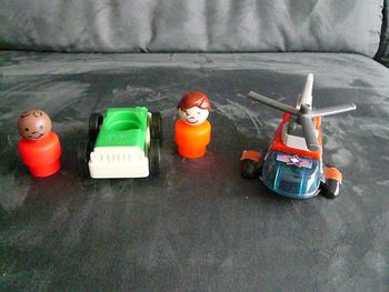 Voiture et personnages Fisher Price + hélicoptère