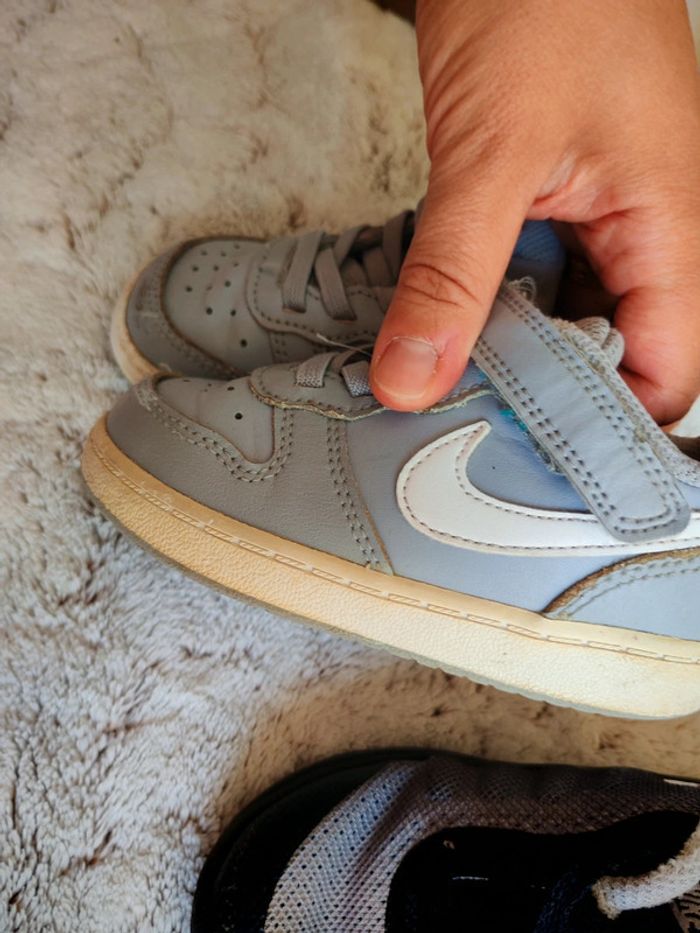 Baskets Nike taille 23.5 - photo numéro 5