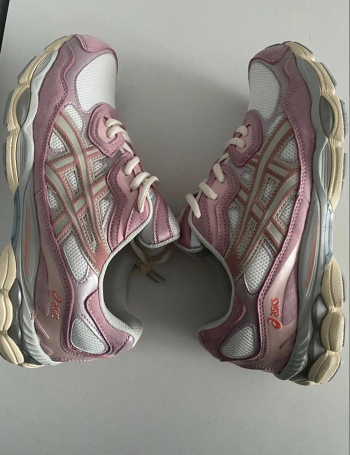 ASICS Gel rose & blanche – Taille 44 – Neuve sans étiquette - photo numéro 2