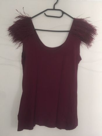 Joli t-shirt soirée avec des plumes