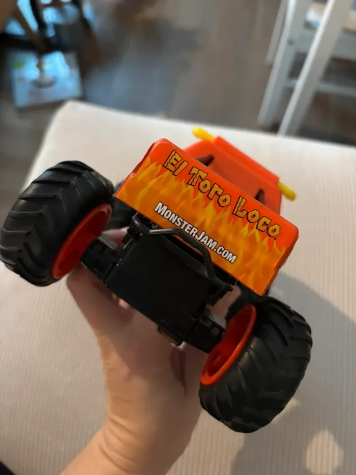 Voiture camion Monster truck bon état - photo numéro 3