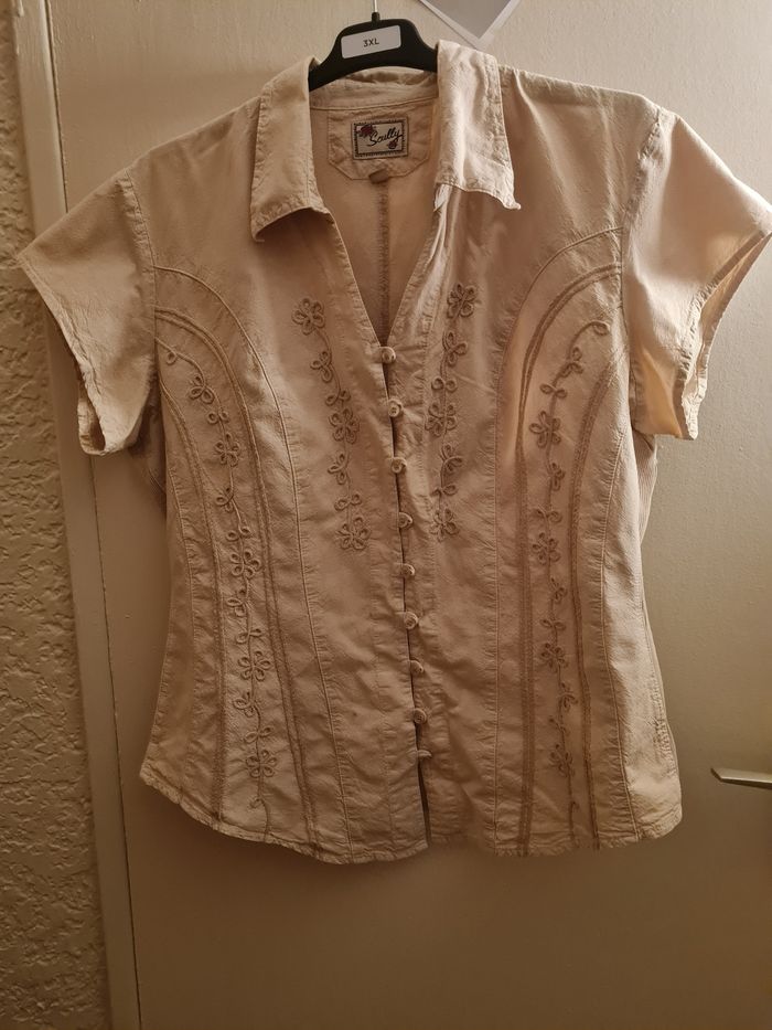 Chemise brodée