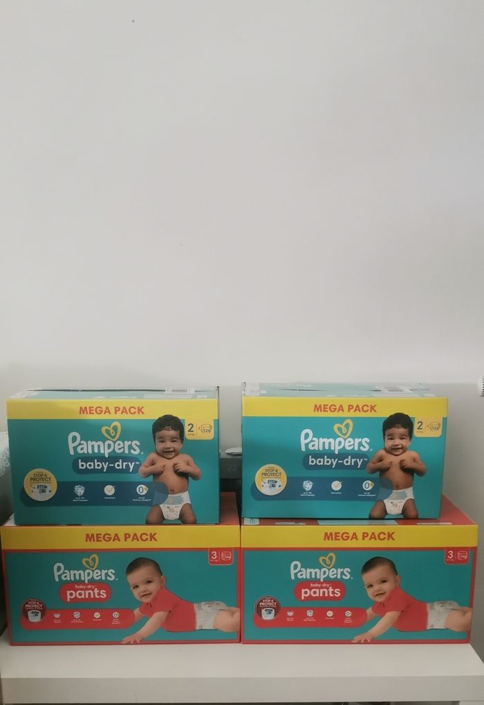 Couches bébé Pampers neuves taille 2 et 3