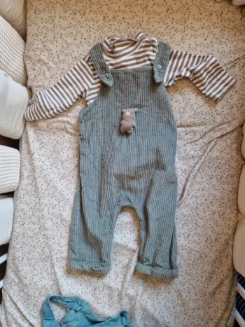 Ensemble salopette bodies 9 mois
