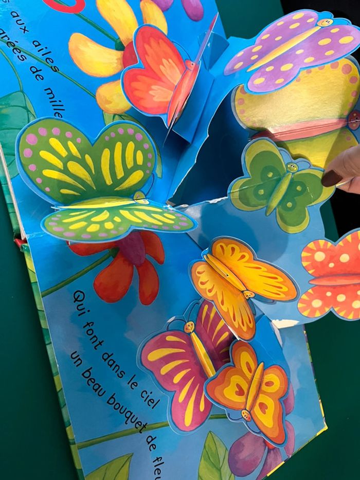 Livre Dix petites chenilles se promènent - Gründ - photo numéro 6