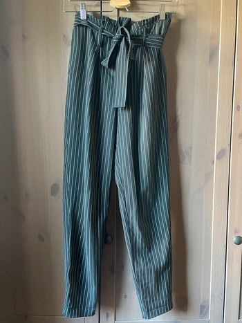 Pantalon à lignes noires et blanches Only