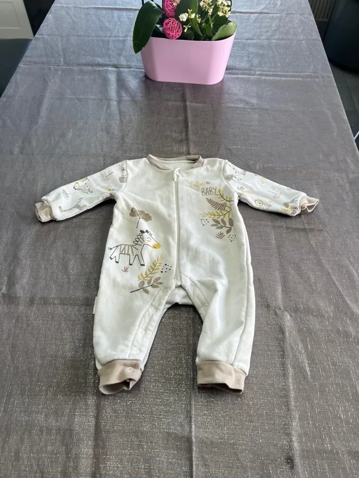 Combinaison taille 6 mois