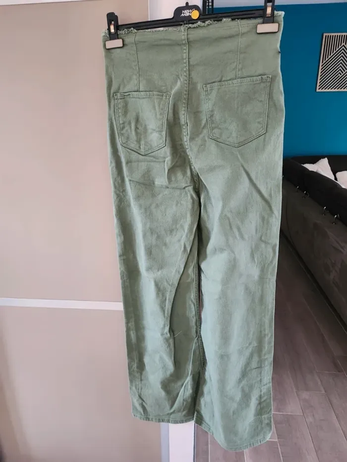 Jean pantalon jambes larges baggy vert kaki taille 38 très bon état effet effiloché sur le haut - photo numéro 3
