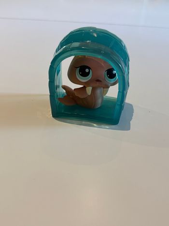 Figurine Pet Shop morse avec son igloo