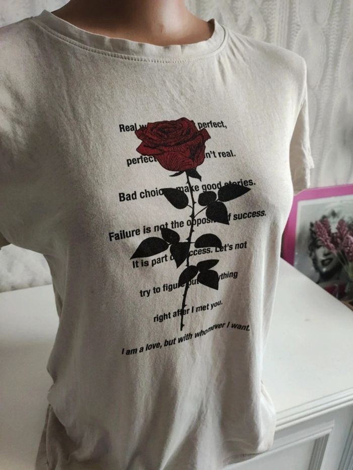 T-shirt taille M Bershka - photo numéro 2