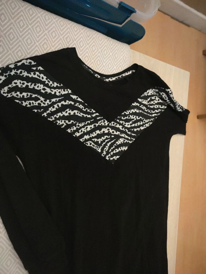 Robe panthère noir blanche 9/10 ans - photo numéro 2