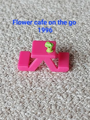 Polly pocket table