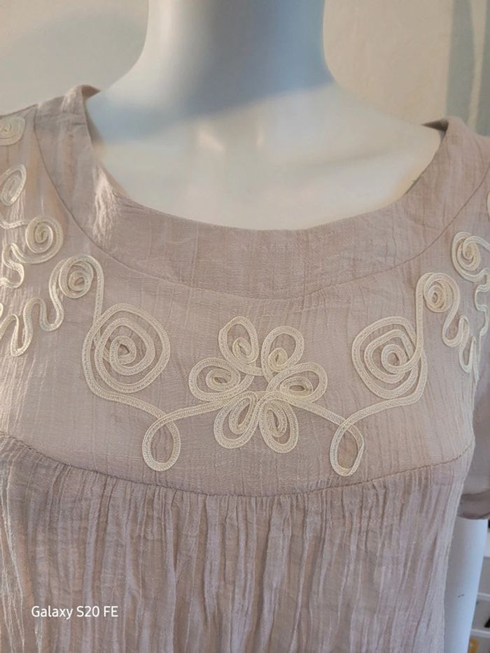 T shirt avec broderies - photo numéro 3