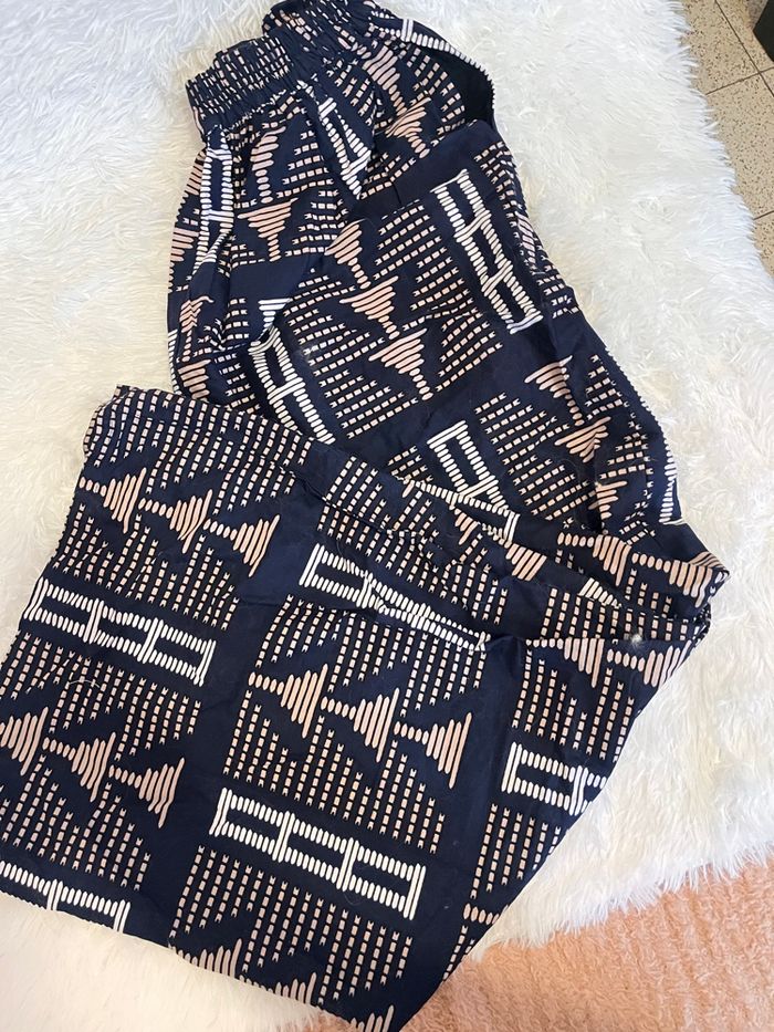 Pantalon très ample