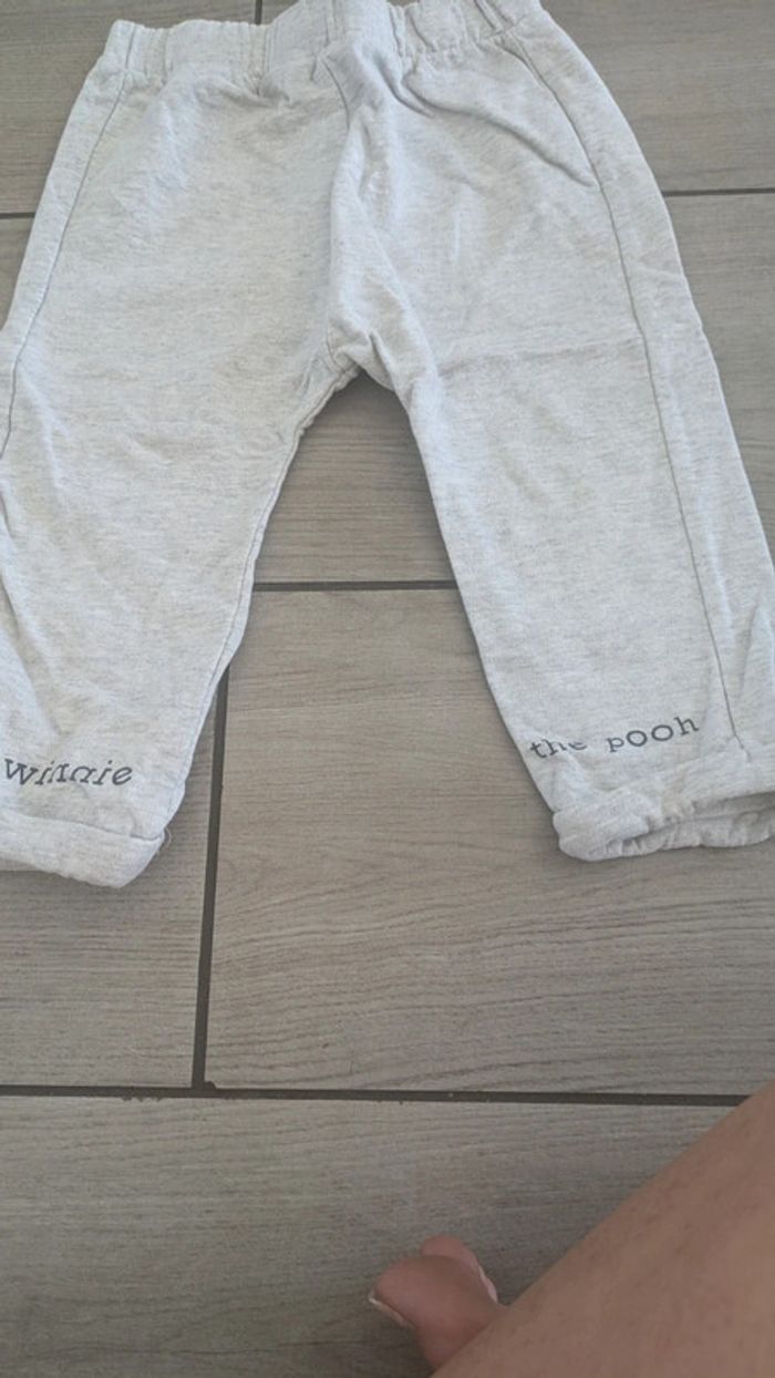 Lot jogging 2 ans - photo numéro 2