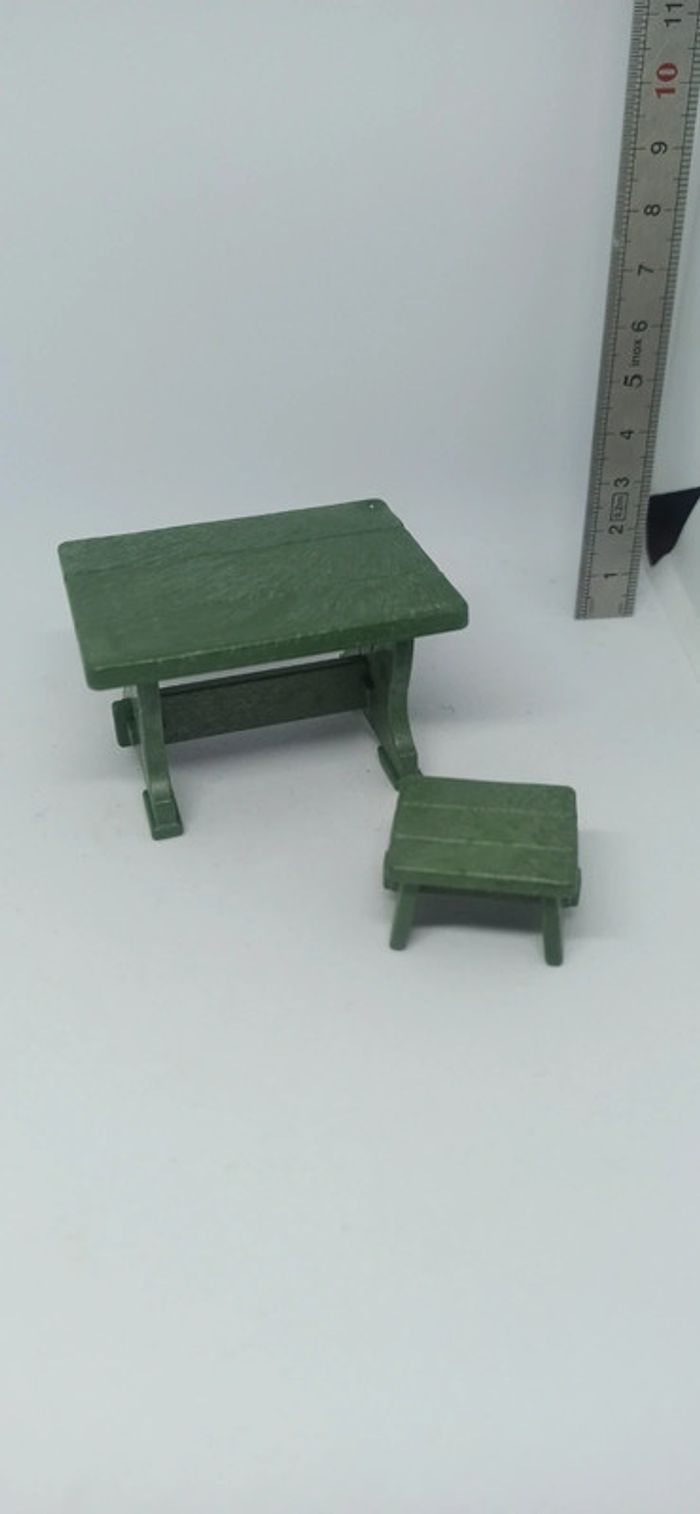 Table bois vert et tabouret playmobil