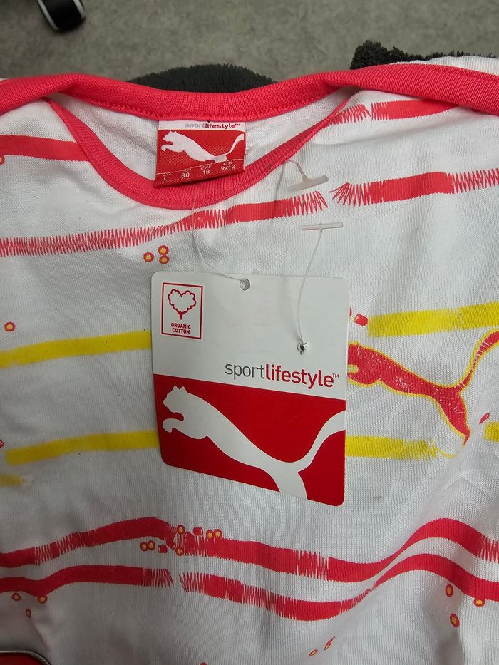 Bebe fille 18 mois  PUMA short et t-shirt  coffret neuf 25€ - photo numéro 3