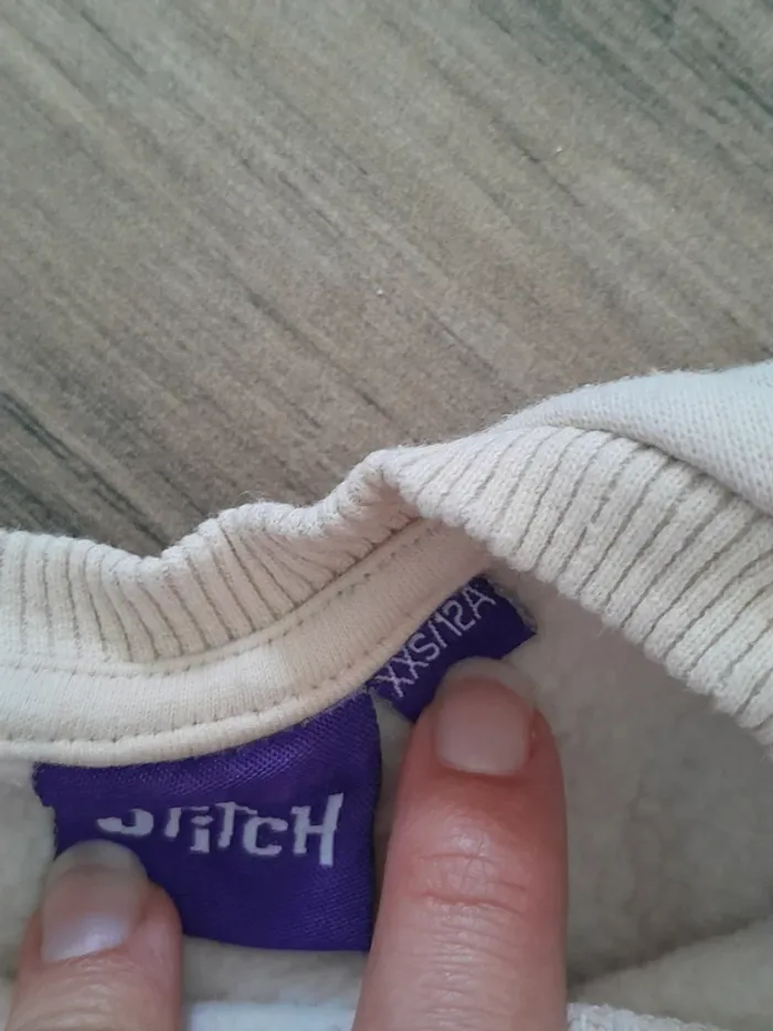 Sweat de Noël Stitch - photo numéro 3