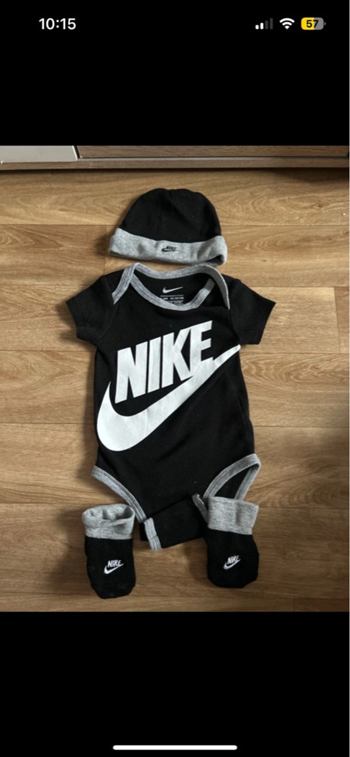 Ensemble Nike