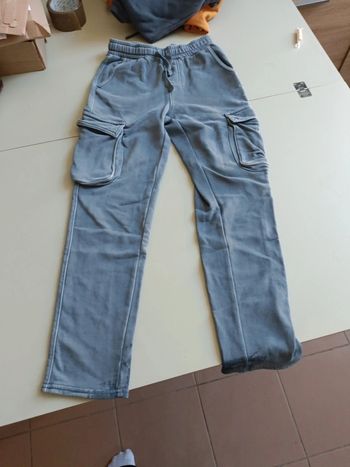 Jogging style cargo qui habite à 10 ans neuf sans étiquette
