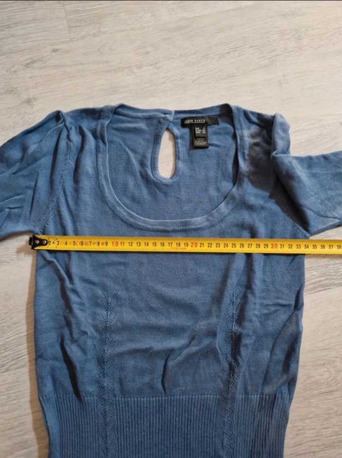 Pull léger bleu avec joli décolleté Mango taille S mais taille petit - photo numéro 4