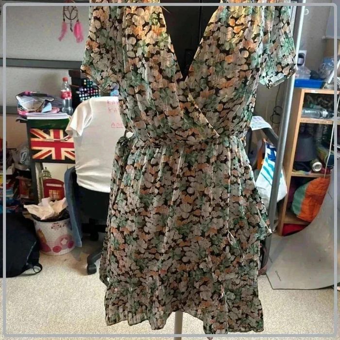 Magnifique  robe  fleurie  taille s/m - photo numéro 3