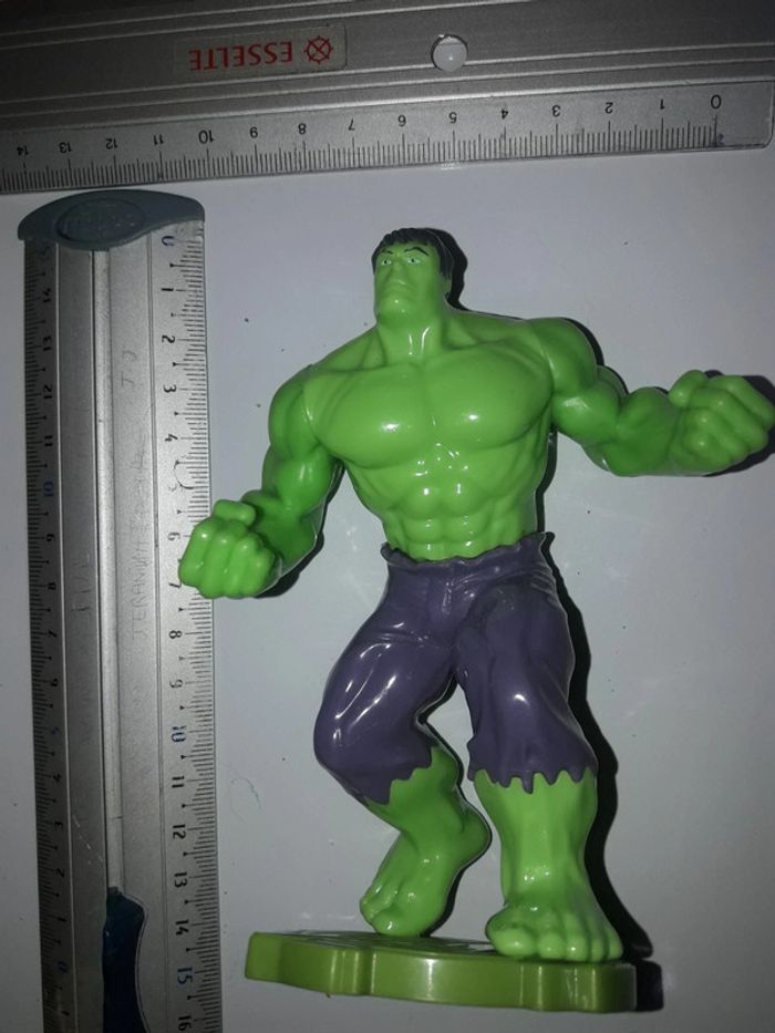 Hulk figurine