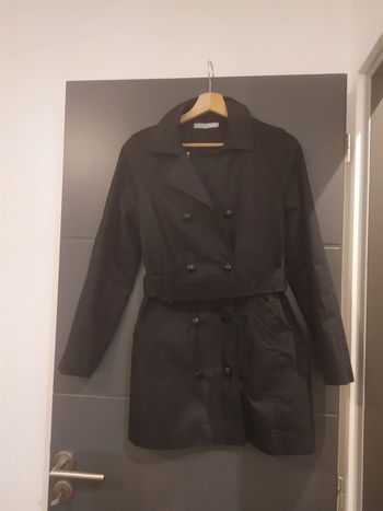 Trench court noir