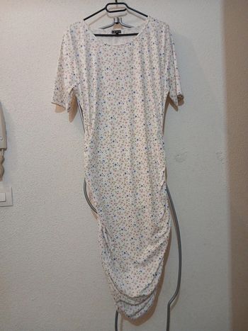 Robe blanche élastique fleuris " Liberté " taille L/XL