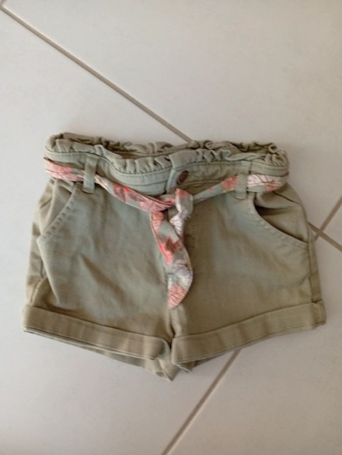 Short en jean kaki In Extenso taille 5 ans