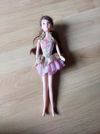 Poupée style Barbie