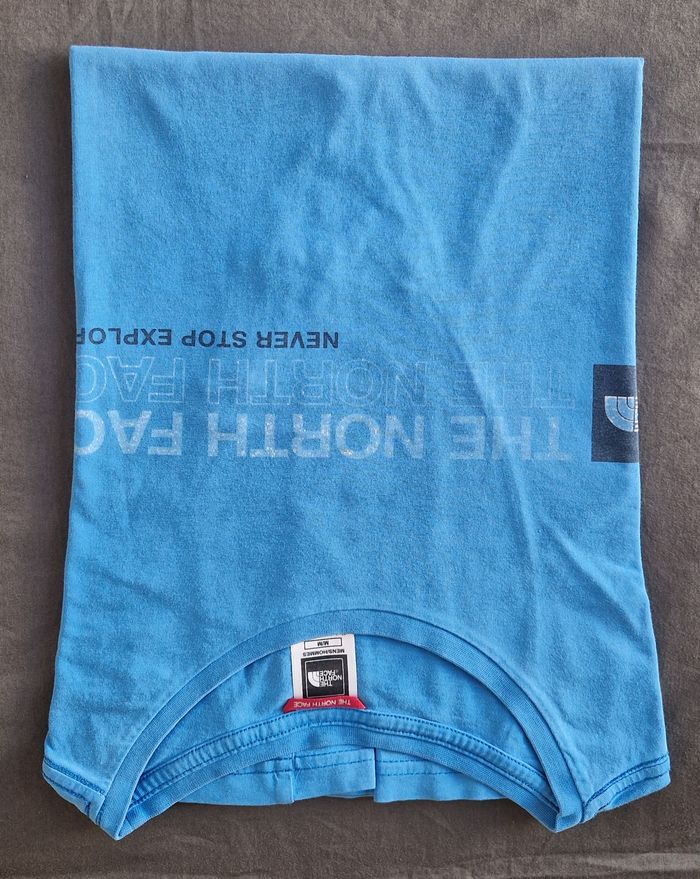 T-shirt The North Face - Taille M - TB état - photo numéro 1