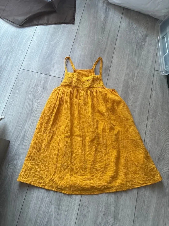 Robe moutarde