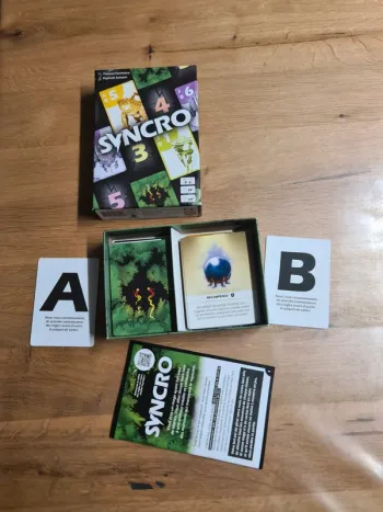 Proche du neuf jeu de cartes Syncro des éditions Grrre Games, 