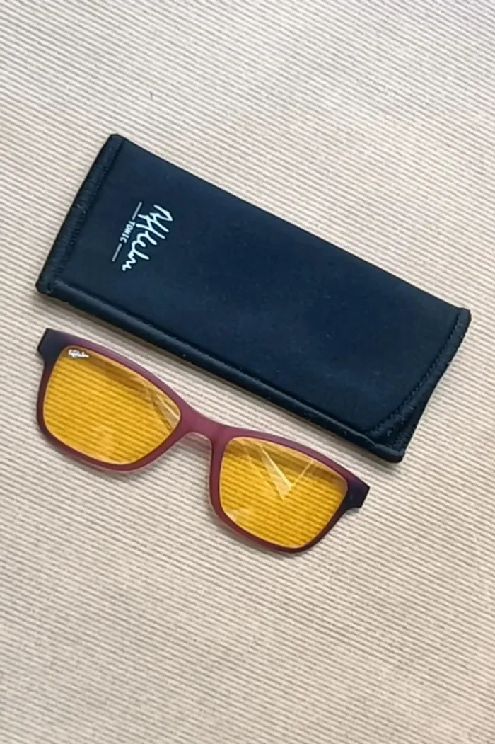 clips lunettes + étui Afflelou - photo numéro 3