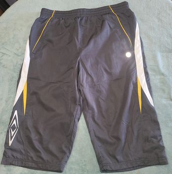 Pantacourt Vintage Y2K Hip Hop Broderie 🩳  Umbro - Taille L