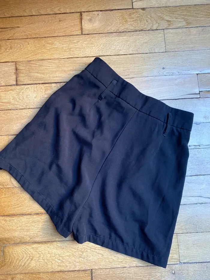Short noir taille haute - photo numéro 3
