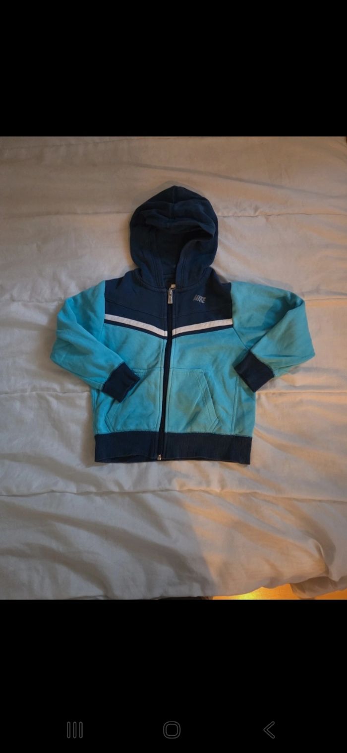Veste nike 5/6 ans