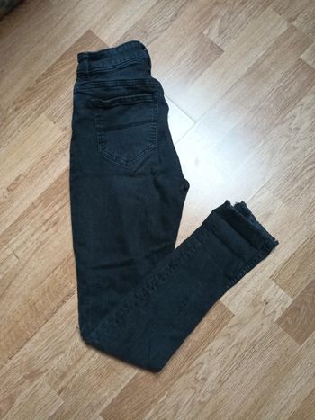 Jean destroyed h&m divided 38