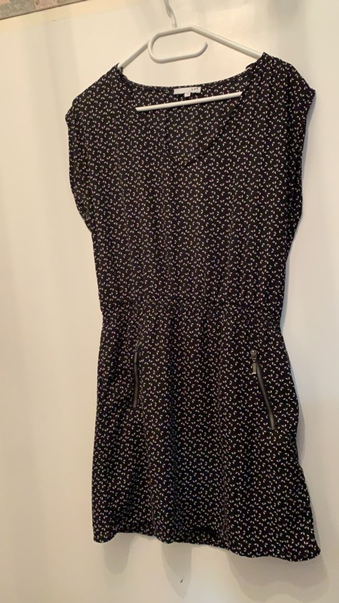 Petite robe noire imprimée