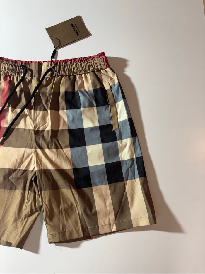 Short Burberry - photo numéro 3
