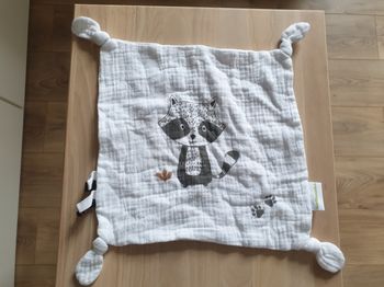 Doudou verbaudet raton laveur lange blanc